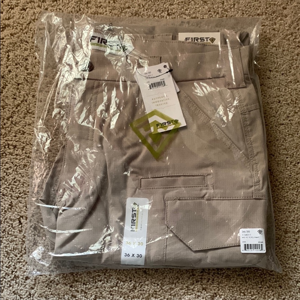 NWT Men's Tactical Khaki Pants